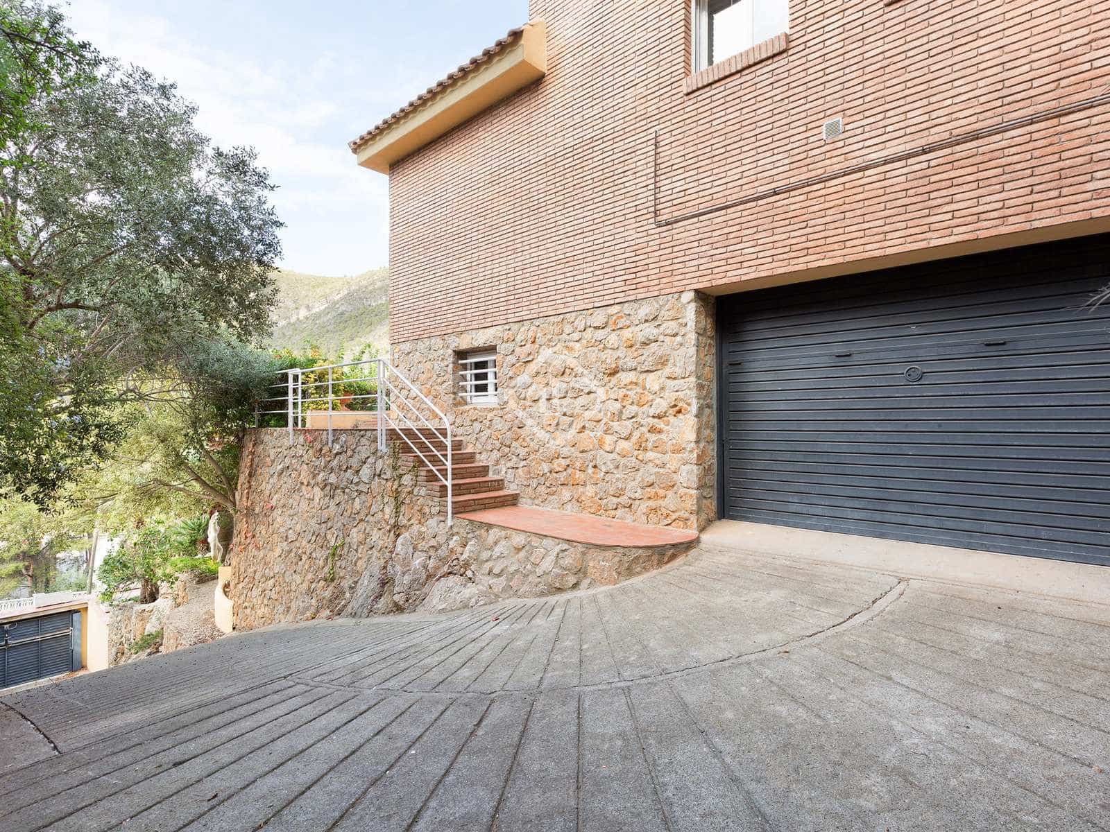 7 bedroom Villa for sale in Castelldefels with pool garage - € 1,900,000 (Ref: 7200125)