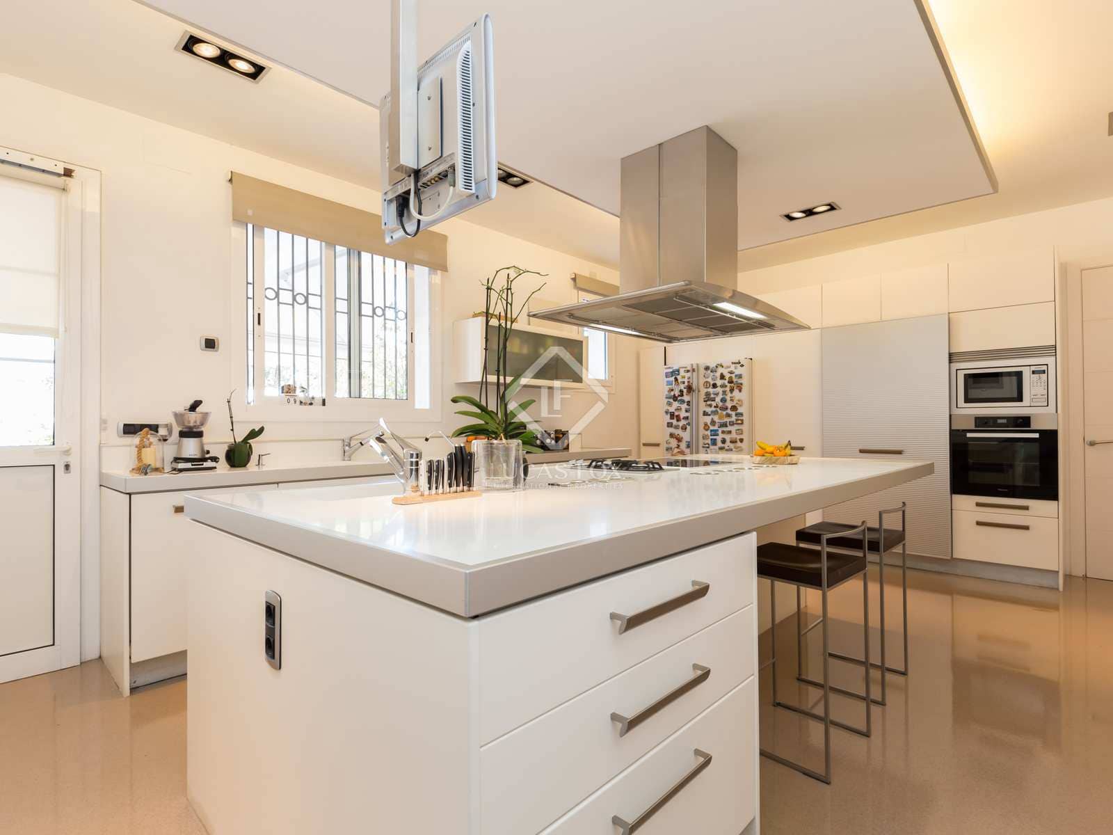 9 soveværelse Finca/Landehus til salg i Sant Just Desvern med swimmingpool garage - € 9.700.000 (Ref: 7225497)