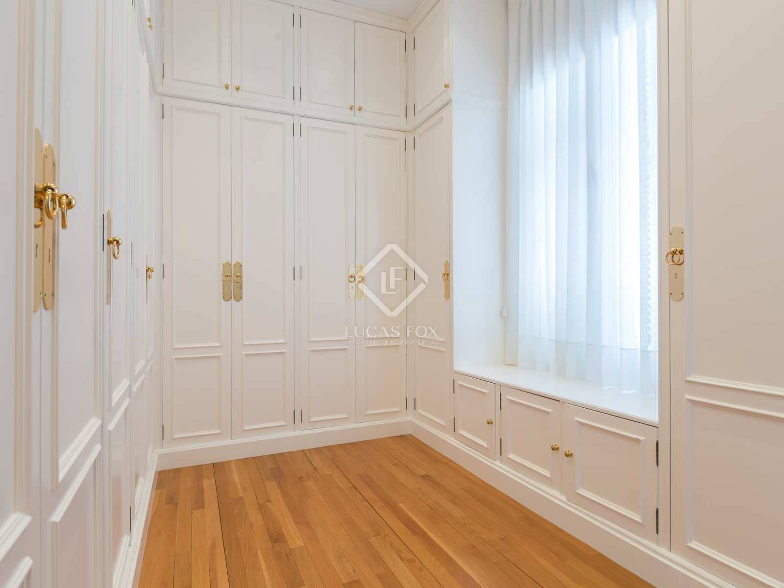 9 soveværelse Finca/Landehus til salg i Sant Just Desvern med swimmingpool garage - € 9.700.000 (Ref: 7225497)