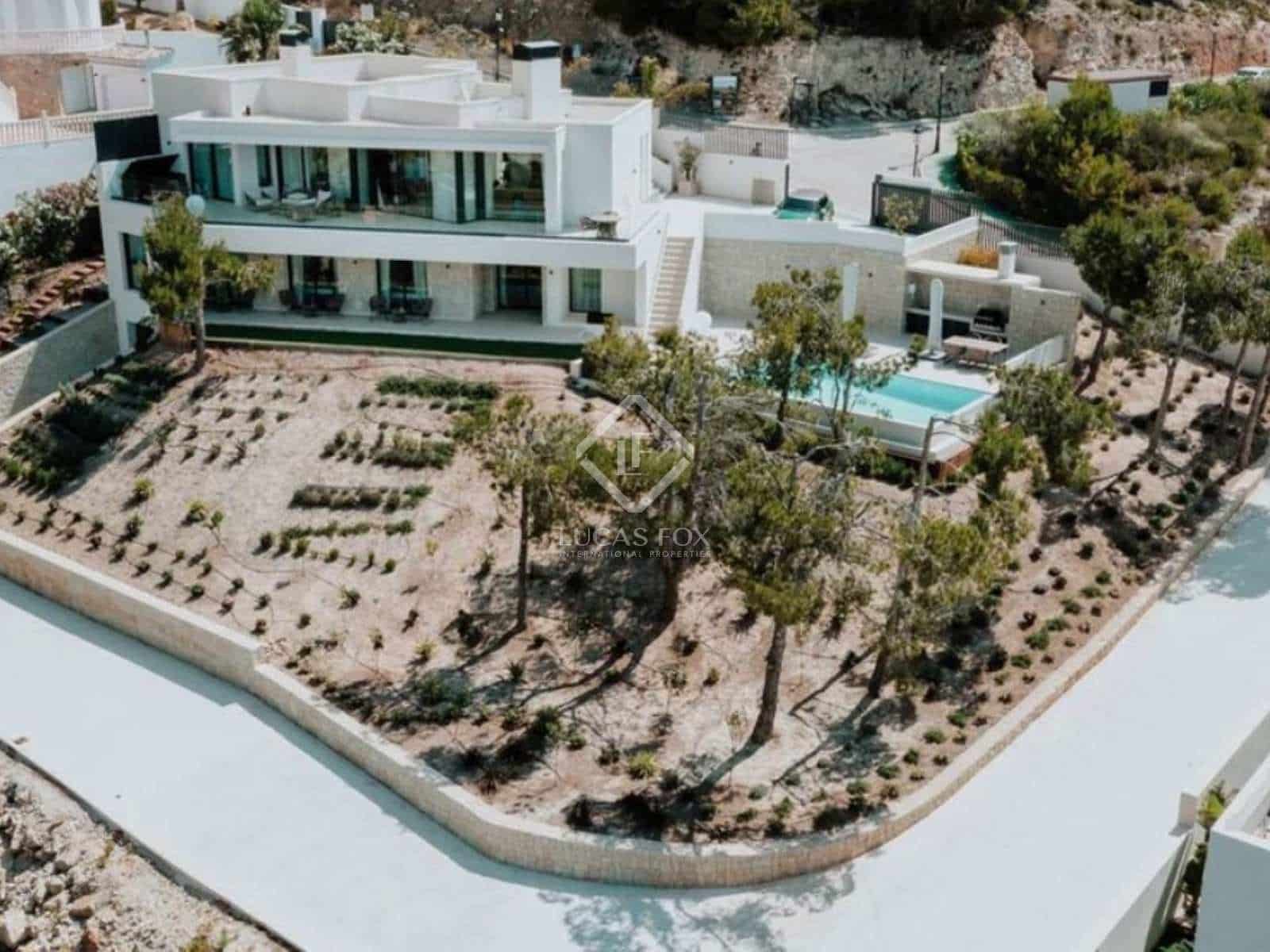 3 bedroom Villa for sale in Altea with pool garage - € 1,450,000 (Ref: 7225817)