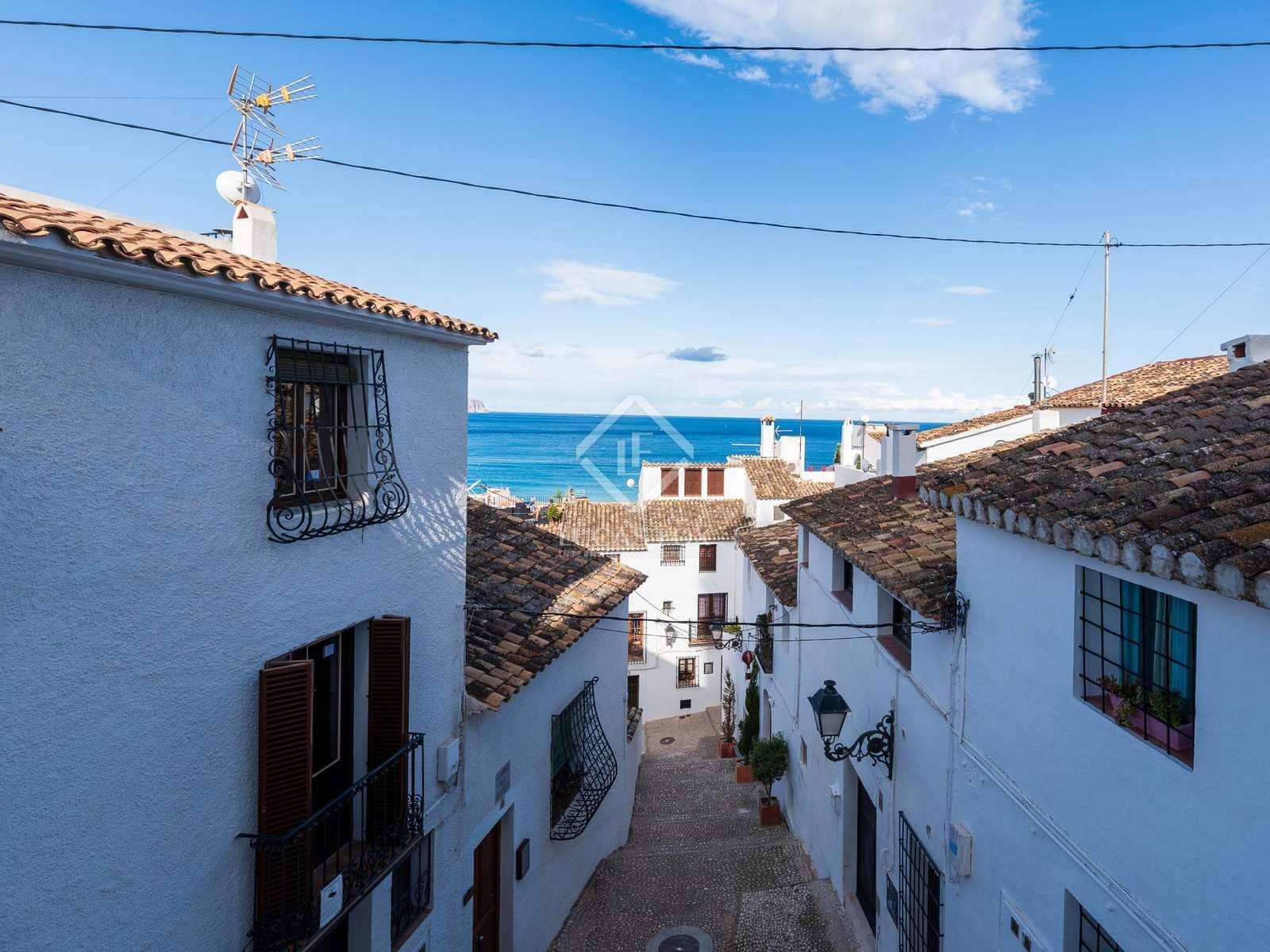 3 bedroom Villa for sale in Altea with pool garage - € 1,450,000 (Ref: 7225817)