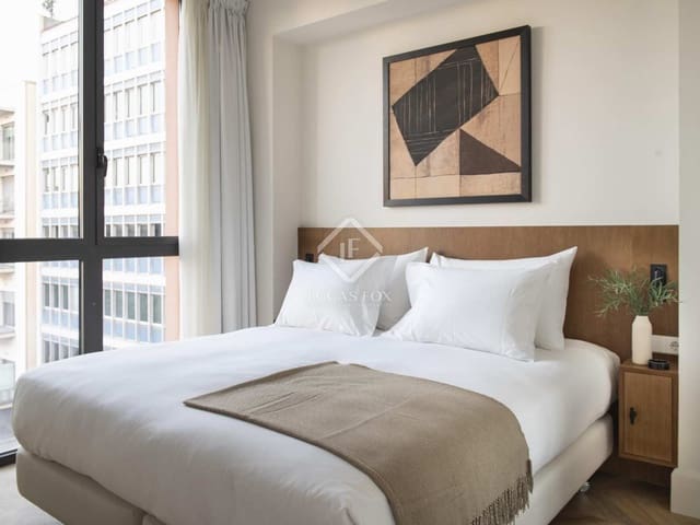 3 slaapkamer Appartement te huur in Barcelona stad - € 14.000 (Ref: 7225820)