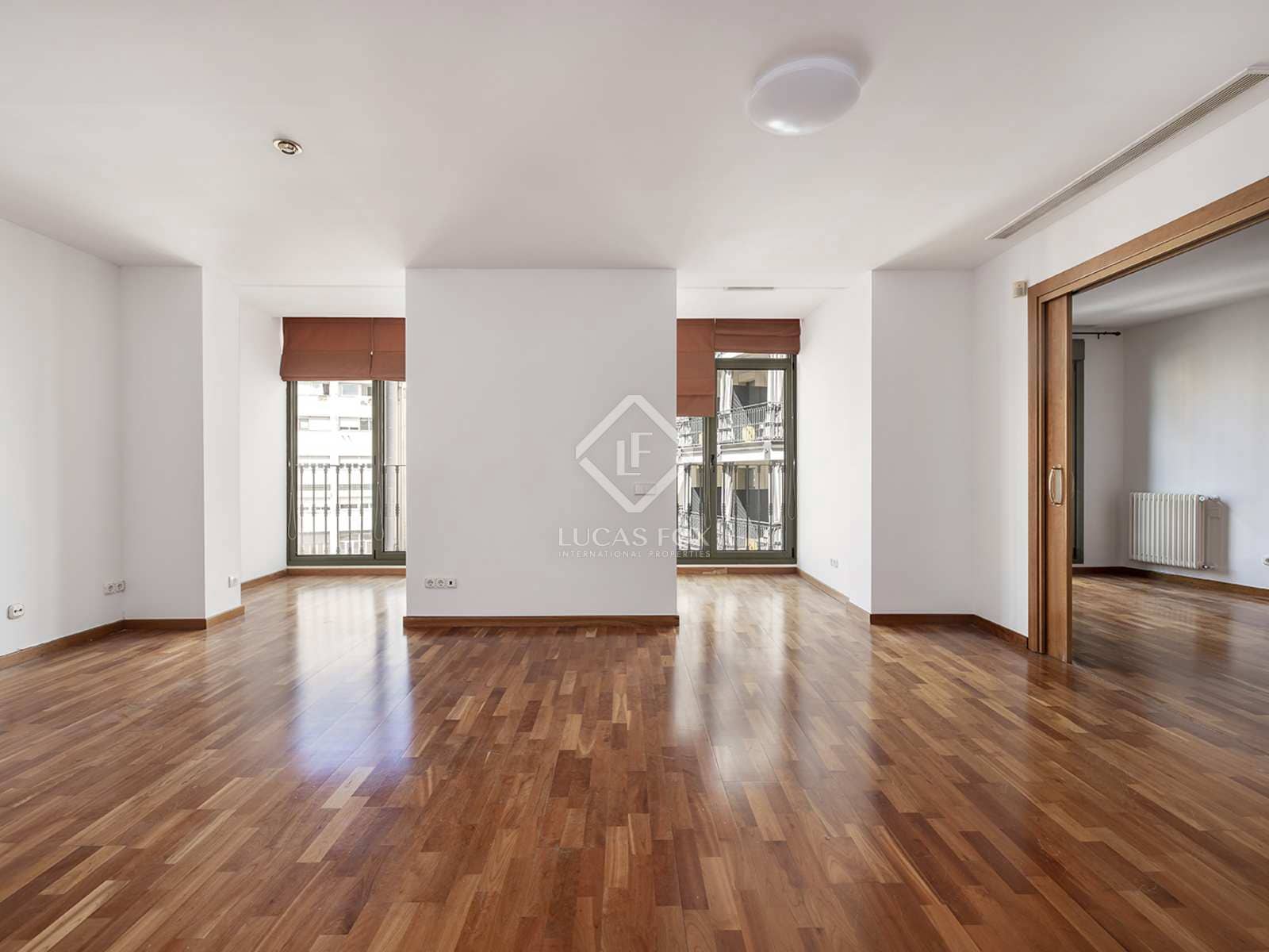 3 soveværelse Lejlighed til leje i Barcelona by - € 2.389 (Ref: 7225842)