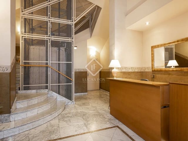 3 soveværelse Lejlighed til leje i Barcelona by - € 2.389 (Ref: 7225842)