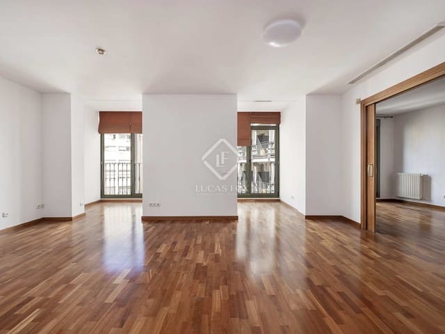 3 soveværelse Lejlighed til leje i Barcelona by - € 2.389 (Ref: 7225842)