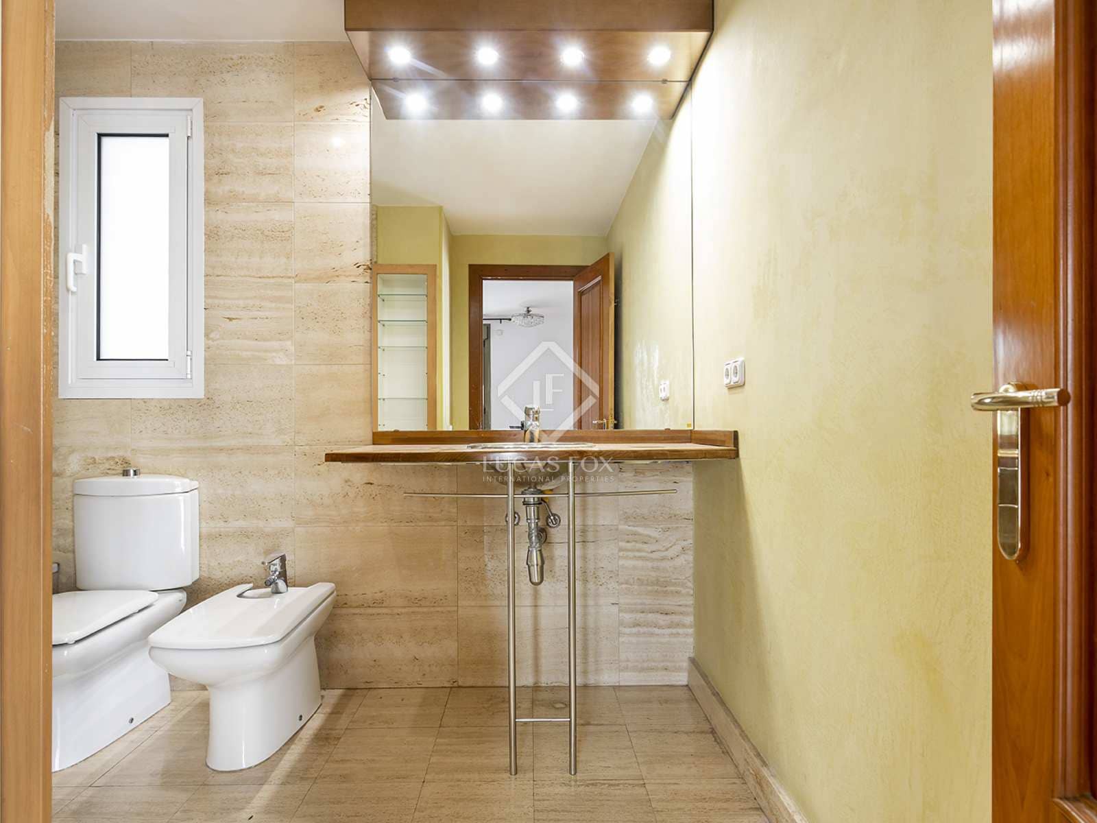 3 soveværelse Lejlighed til leje i Barcelona by - € 2.389 (Ref: 7225842)