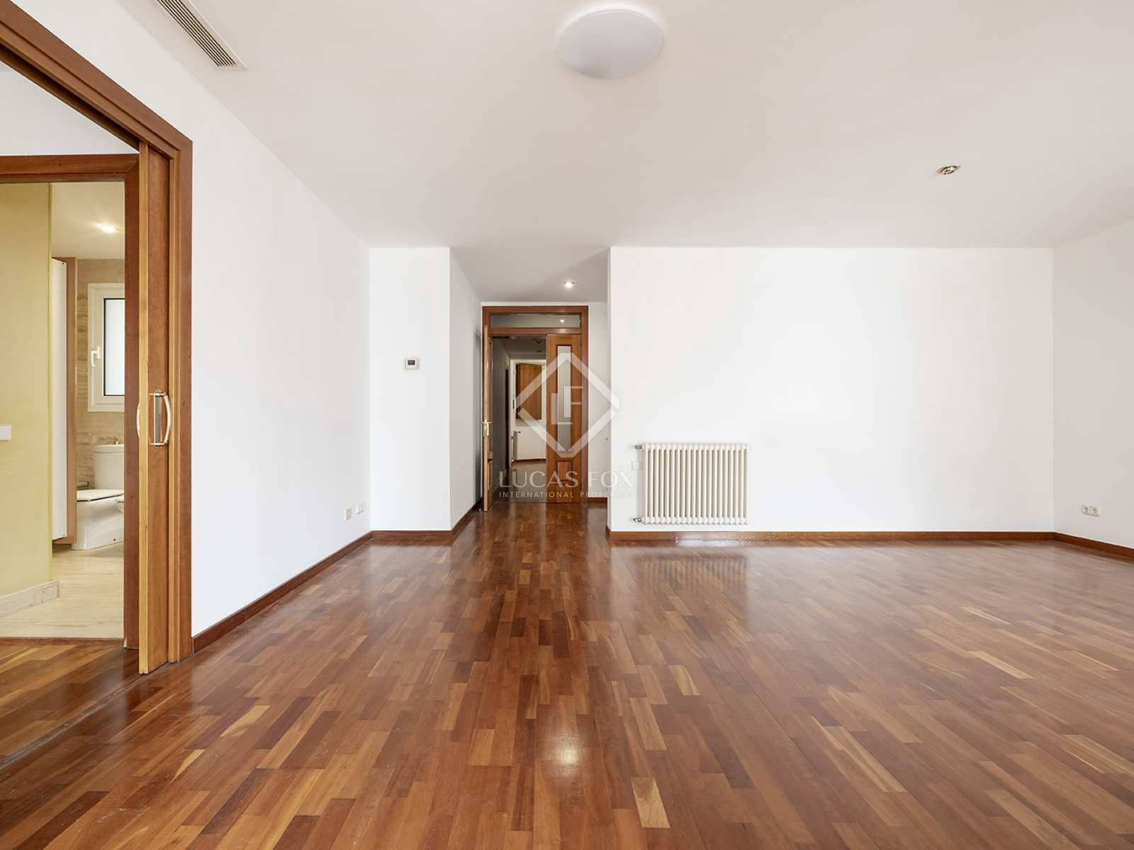 3 soveværelse Lejlighed til leje i Barcelona by - € 2.389 (Ref: 7225842)