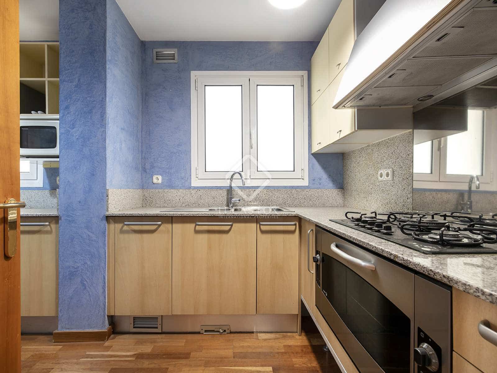 3 soveværelse Lejlighed til leje i Barcelona by - € 2.389 (Ref: 7225842)