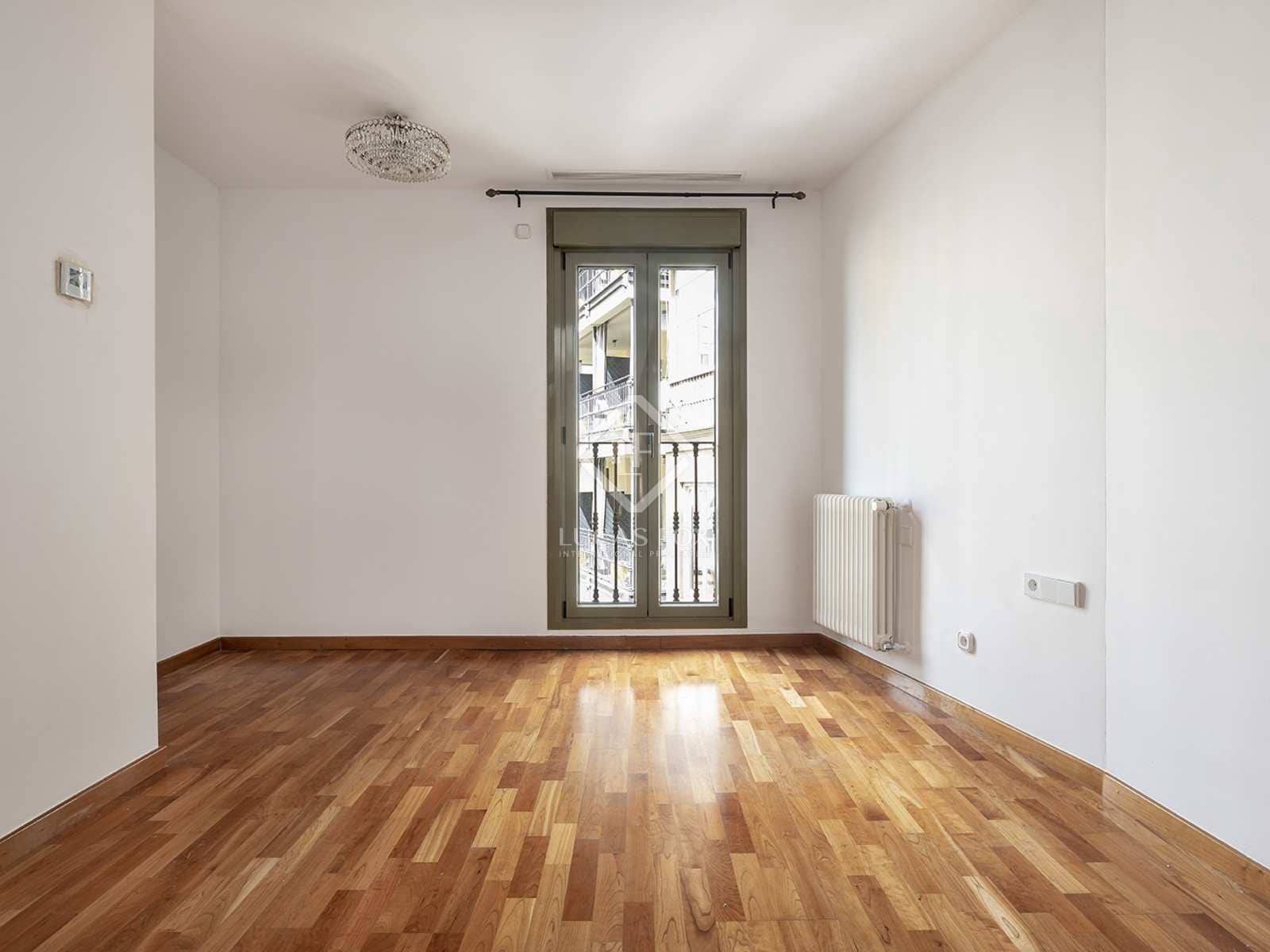 3 soveværelse Lejlighed til leje i Barcelona by - € 2.389 (Ref: 7225842)