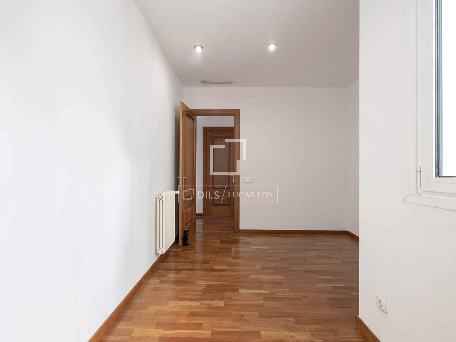 3 soveværelse Lejlighed til leje i Barcelona by - € 2.389 (Ref: 7225842)