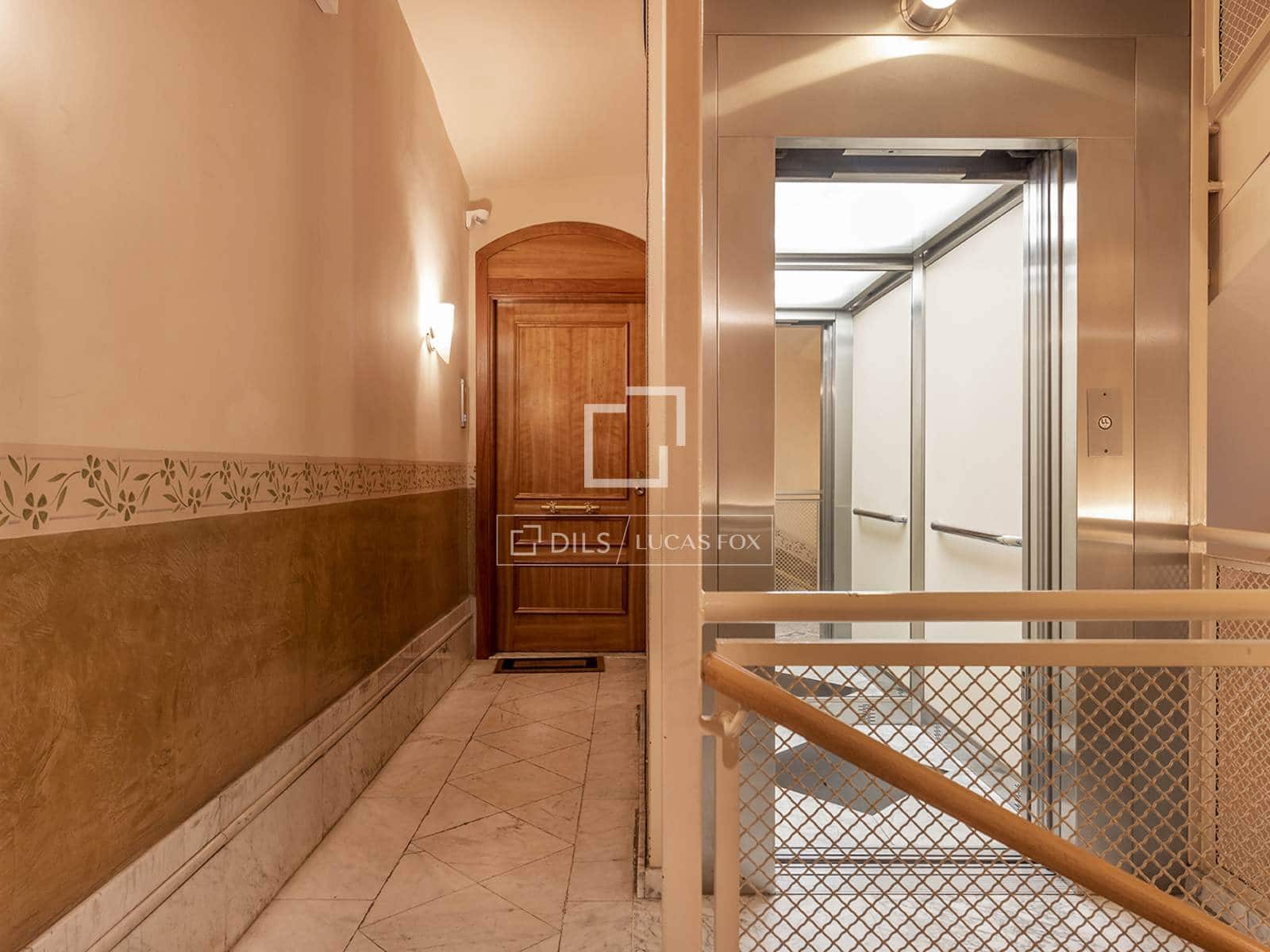 3 soveværelse Lejlighed til leje i Barcelona by - € 2.389 (Ref: 7225842)