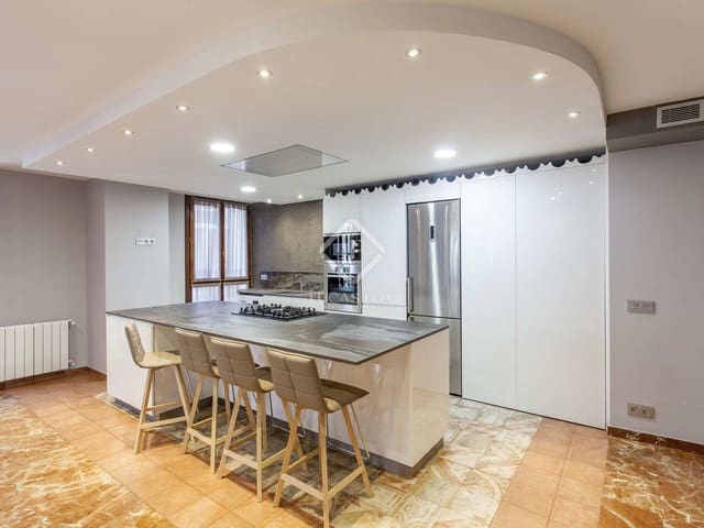 3 soveværelse Lejlighed til leje i Valencia by med garage - € 2.800 (Ref: 7225907)
