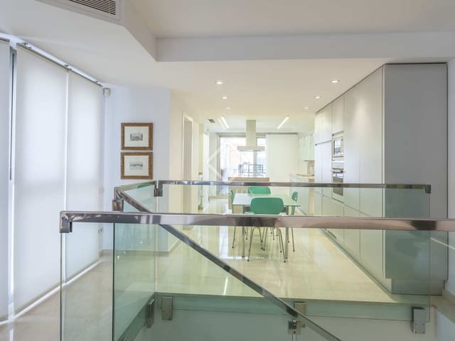 3 sovrum Takvåning att hyra i Valencia stad - 4 500 € (Ref: 7225917)