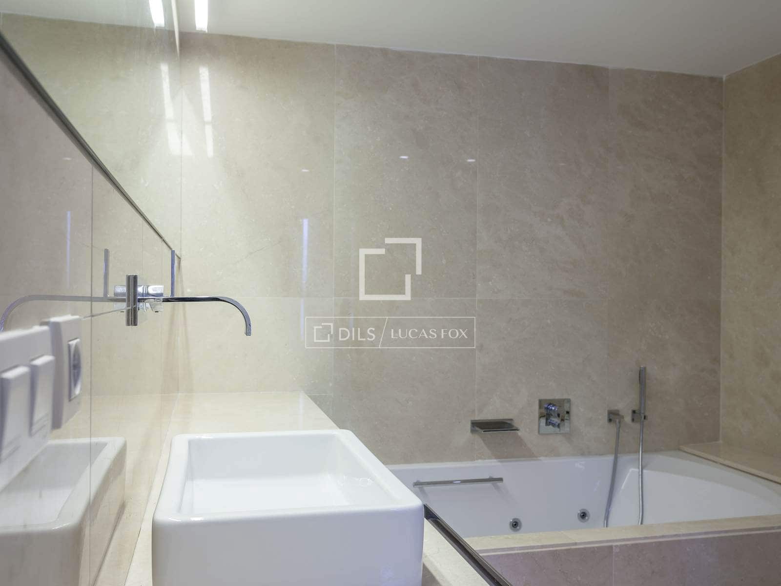 3 sovrum Takvåning att hyra i Valencia stad - 4 500 € (Ref: 7225917)