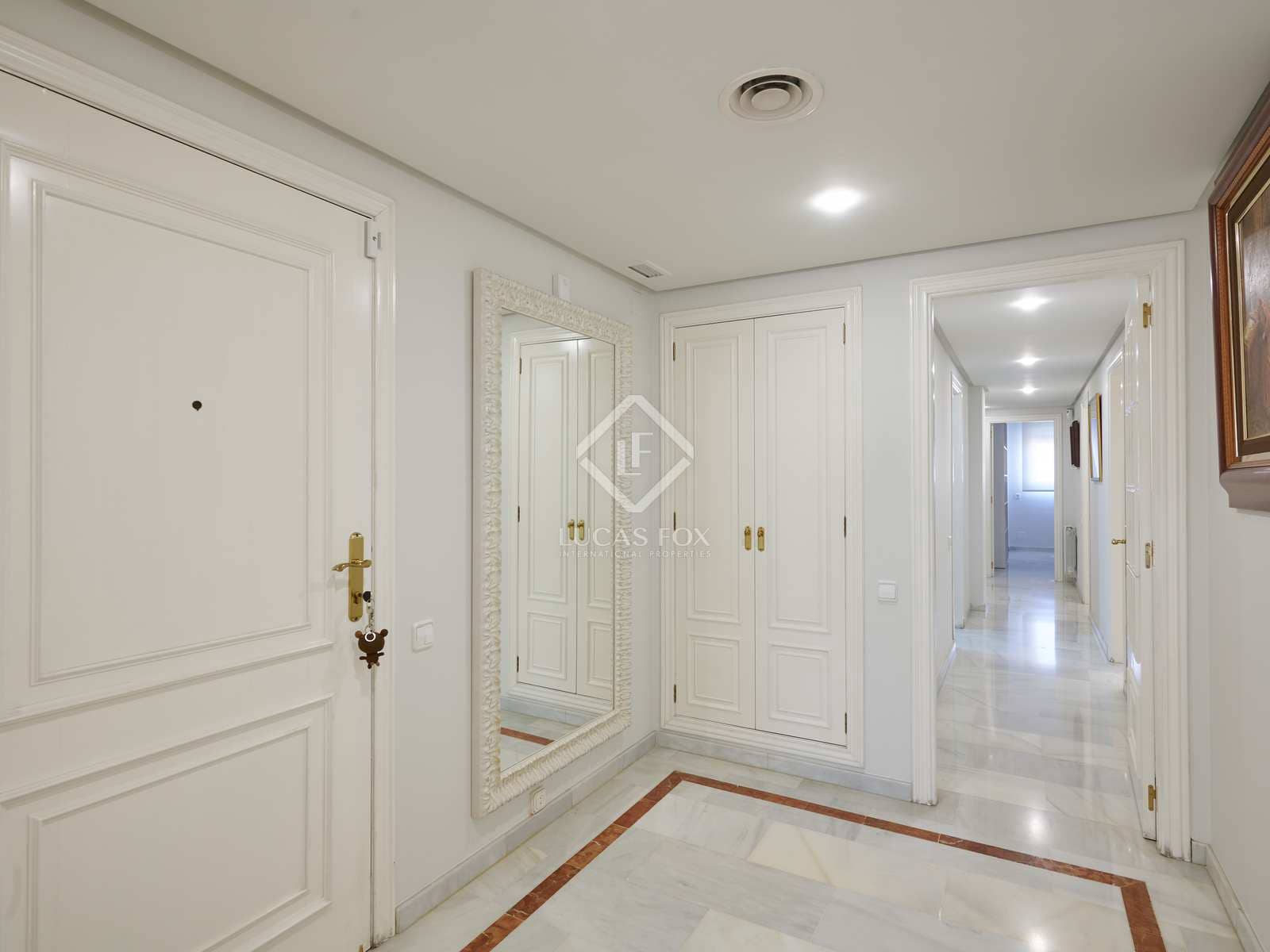 4 sypialnia Apartament do wynajęcia w Miasto Walencja z garażem - 3 200 € (Ref: 7225920)