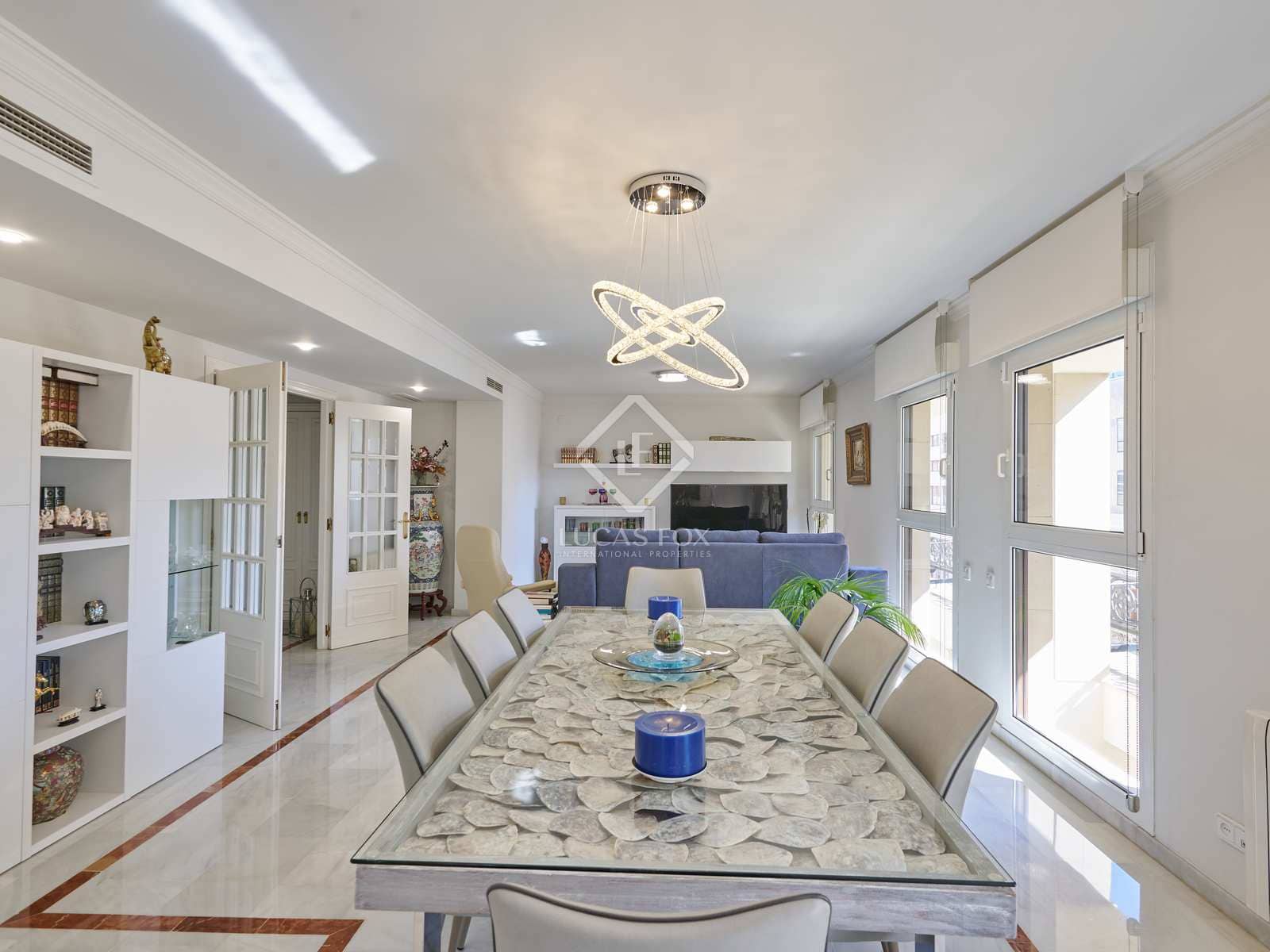 4 sypialnia Apartament do wynajęcia w Miasto Walencja z garażem - 3 200 € (Ref: 7225920)