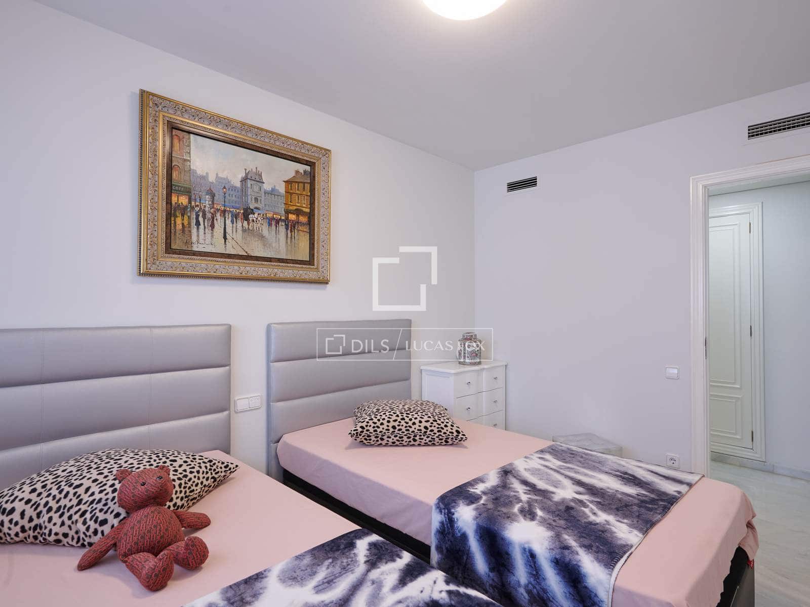 4 sypialnia Apartament do wynajęcia w Miasto Walencja z garażem - 3 200 € (Ref: 7225920)