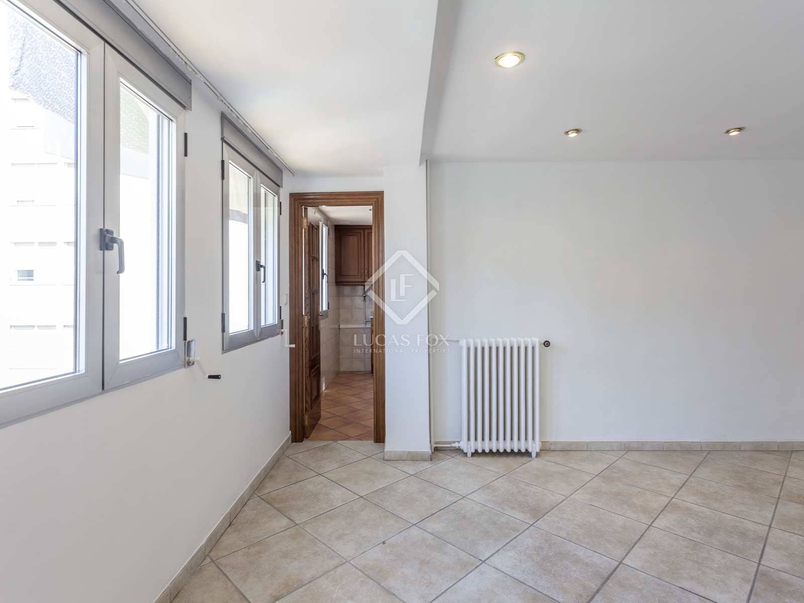 4 sovrum Lägenhet att hyra i Valencia stad - 2 500 € (Ref: 7225925)