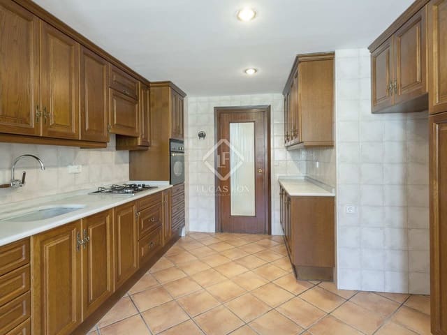 Appartement de 4 chambres à louer à Valence ville - 2 500 € (Ref: 7225925)