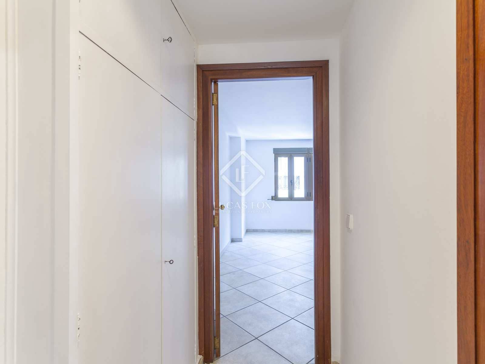 4 sovrum Lägenhet att hyra i Valencia stad - 2 500 € (Ref: 7225925)