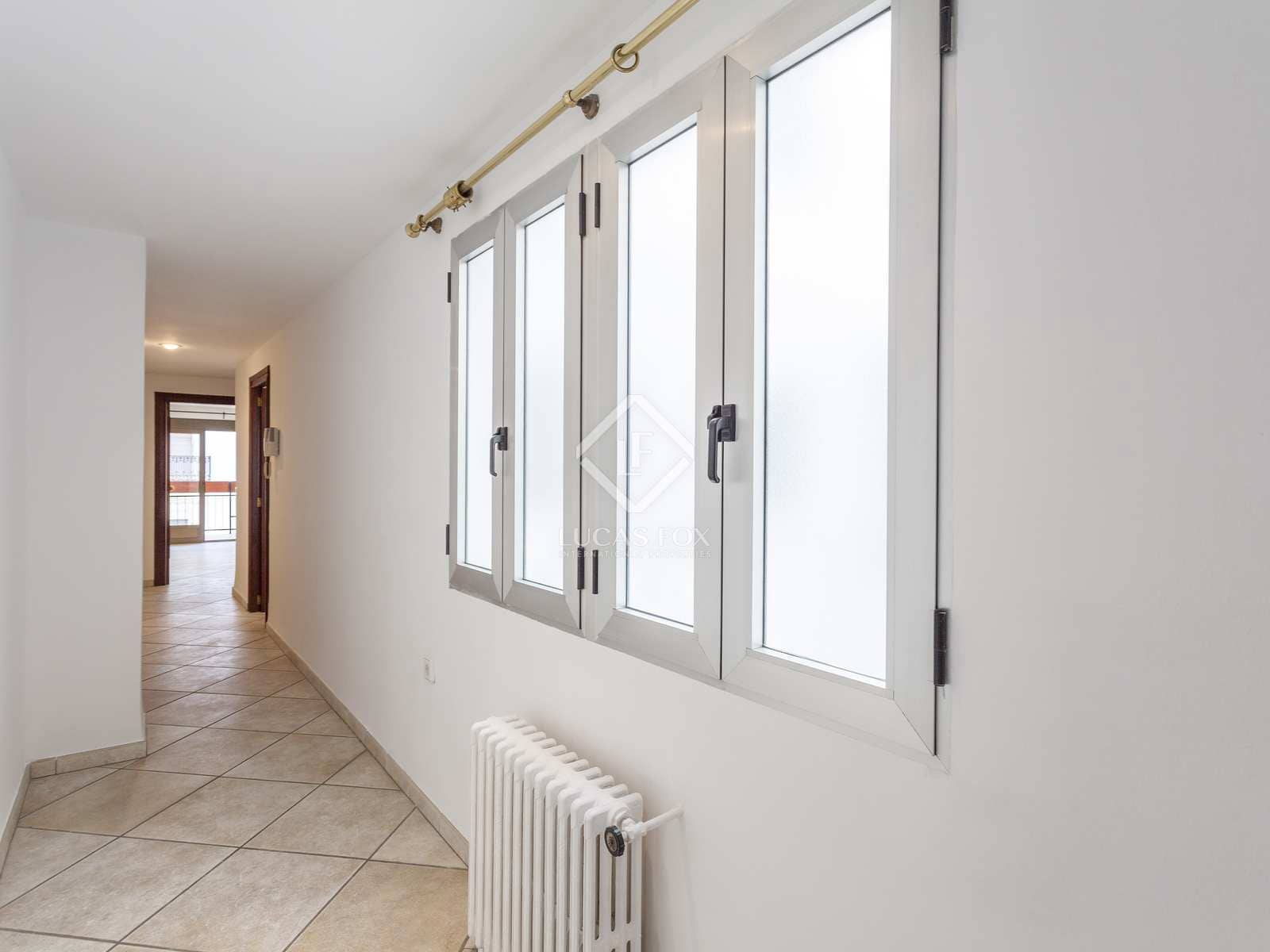 4 sovrum Lägenhet att hyra i Valencia stad - 2 500 € (Ref: 7225925)