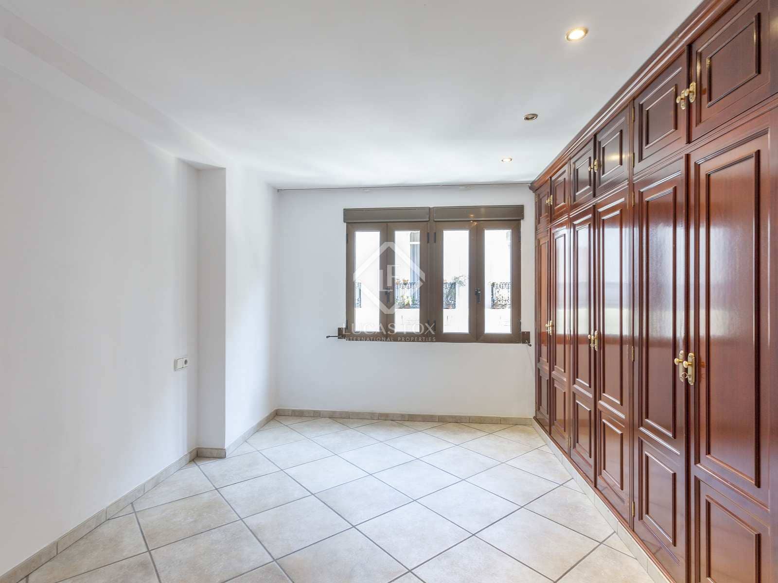 4 sovrum Lägenhet att hyra i Valencia stad - 2 500 € (Ref: 7225925)