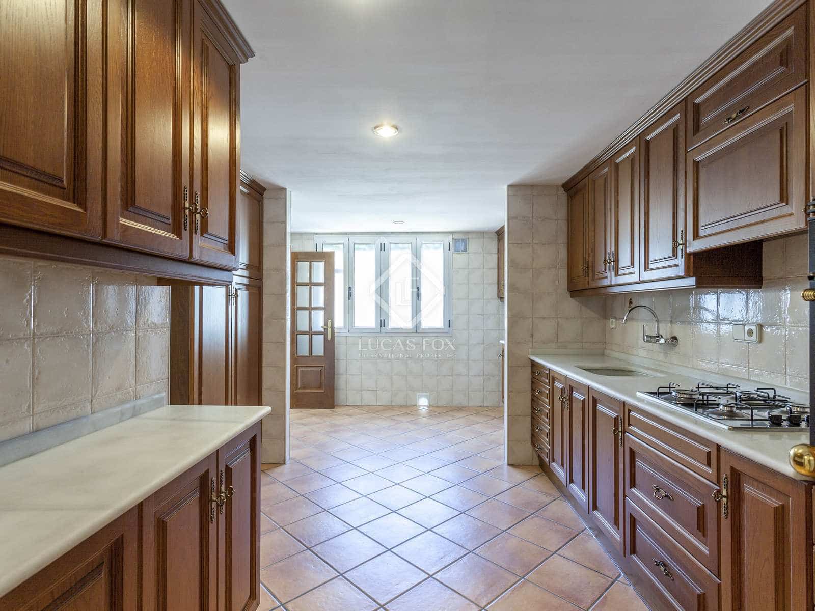 4 sovrum Lägenhet att hyra i Valencia stad - 2 500 € (Ref: 7225925)