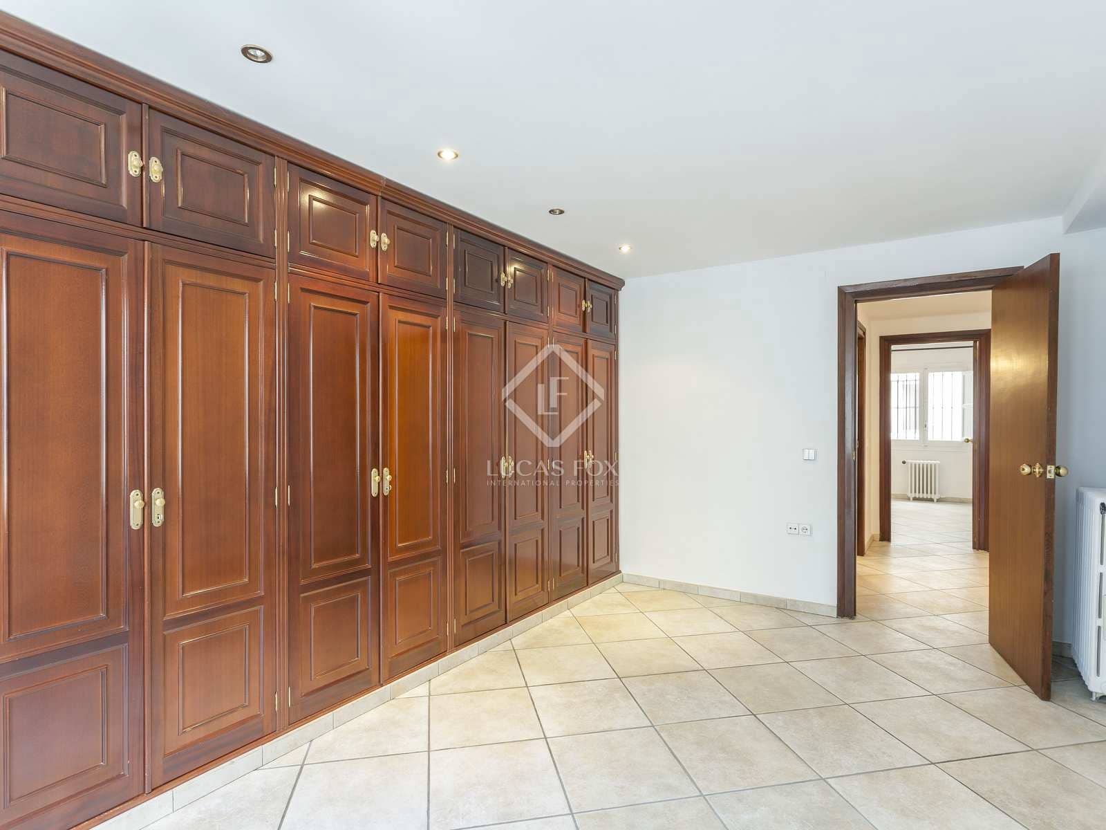 4 sovrum Lägenhet att hyra i Valencia stad - 2 500 € (Ref: 7225925)