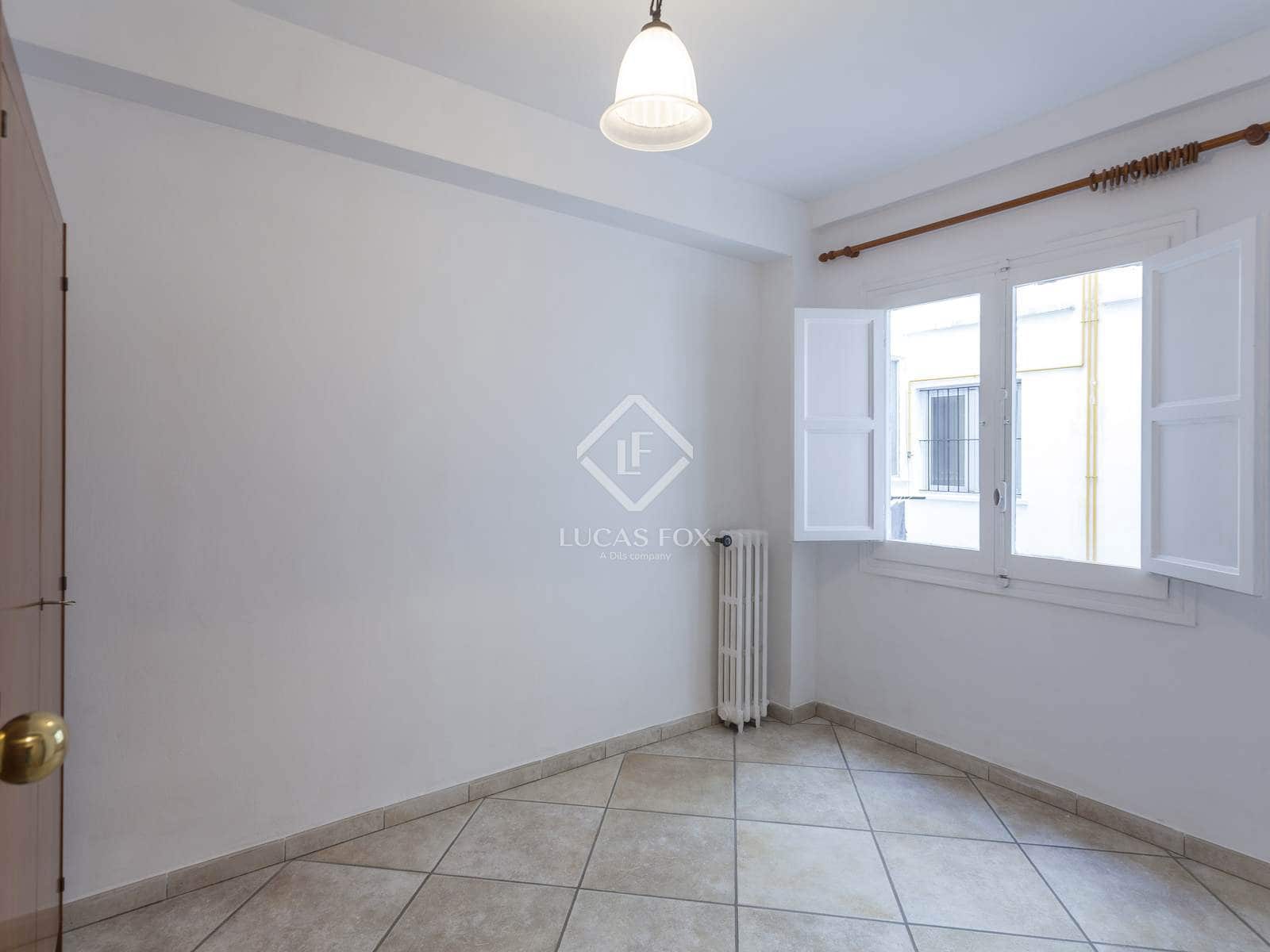 4 sovrum Lägenhet att hyra i Valencia stad - 2 500 € (Ref: 7225925)