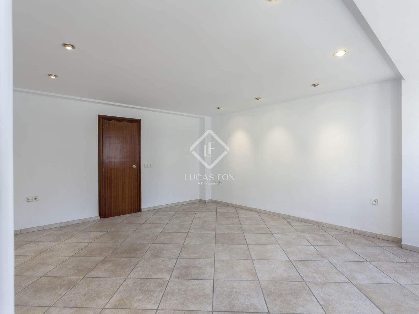 4 sovrum Lägenhet att hyra i Valencia stad - 2 500 € (Ref: 7225925)