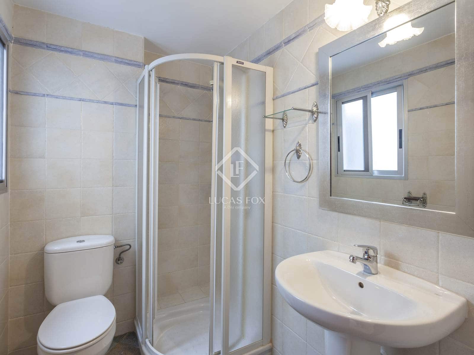 4 sovrum Lägenhet att hyra i Valencia stad - 2 500 € (Ref: 7225925)