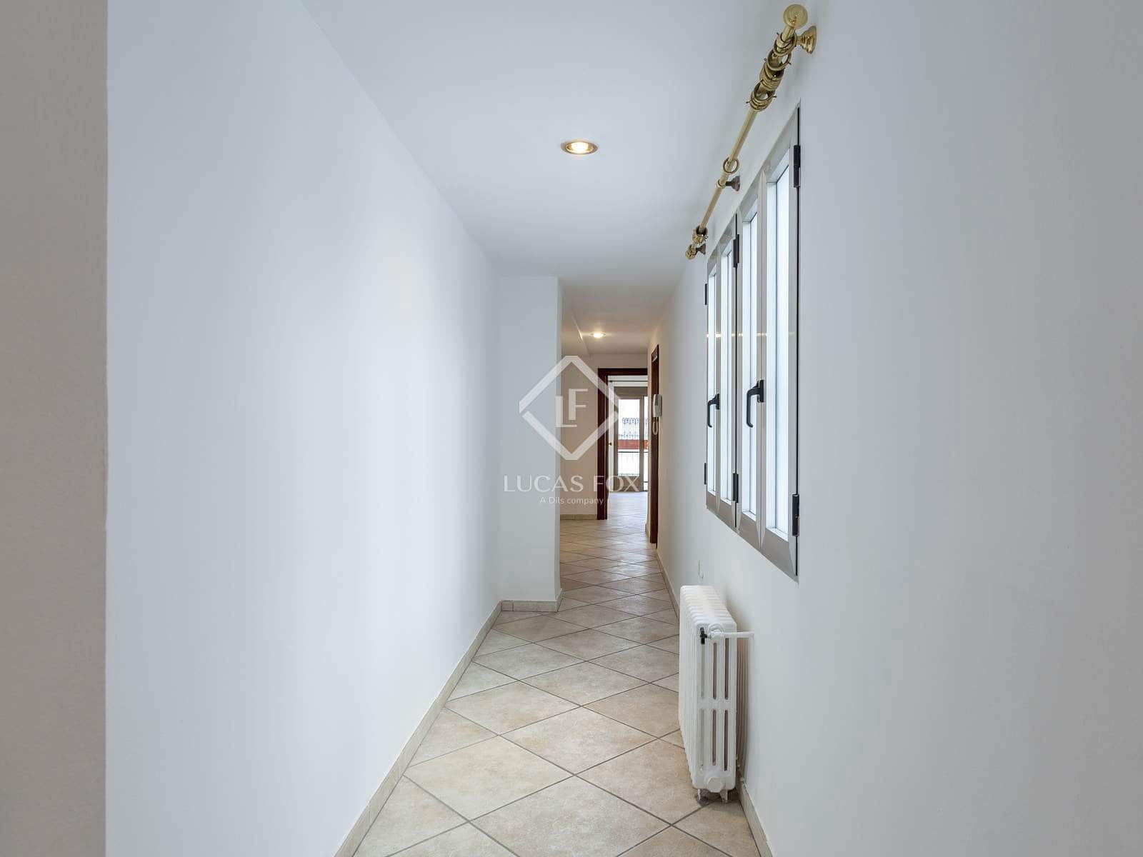 4 sovrum Lägenhet att hyra i Valencia stad - 2 500 € (Ref: 7225925)