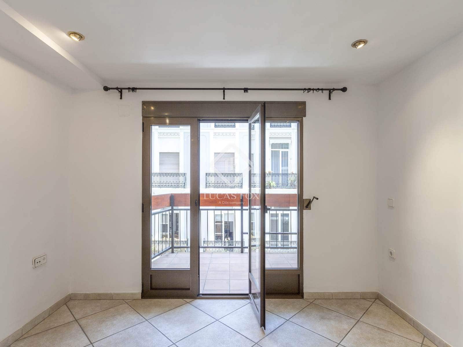 4 sovrum Lägenhet att hyra i Valencia stad - 2 500 € (Ref: 7225925)