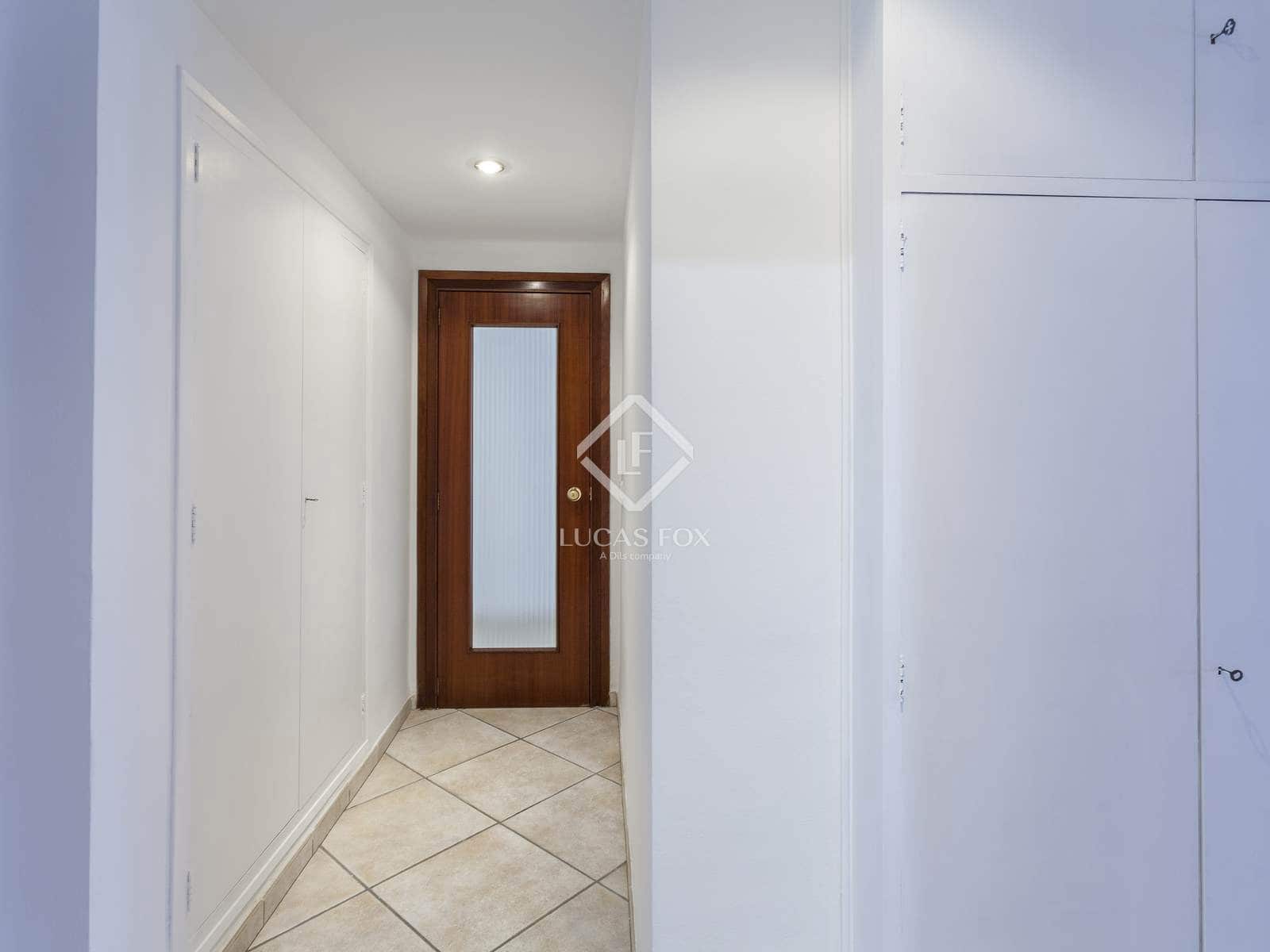 4 sovrum Lägenhet att hyra i Valencia stad - 2 500 € (Ref: 7225925)