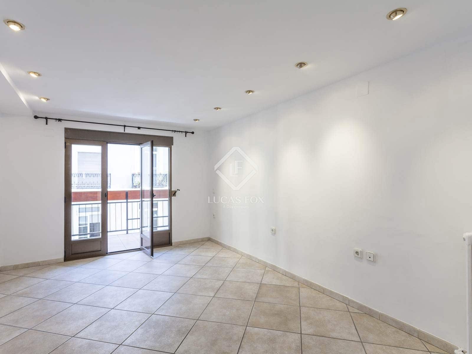 4 sovrum Lägenhet att hyra i Valencia stad - 2 500 € (Ref: 7225925)