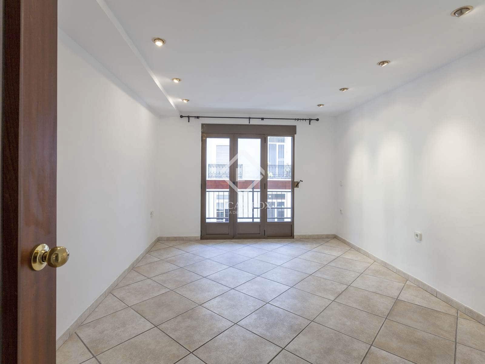 4 sovrum Lägenhet att hyra i Valencia stad - 2 500 € (Ref: 7225925)