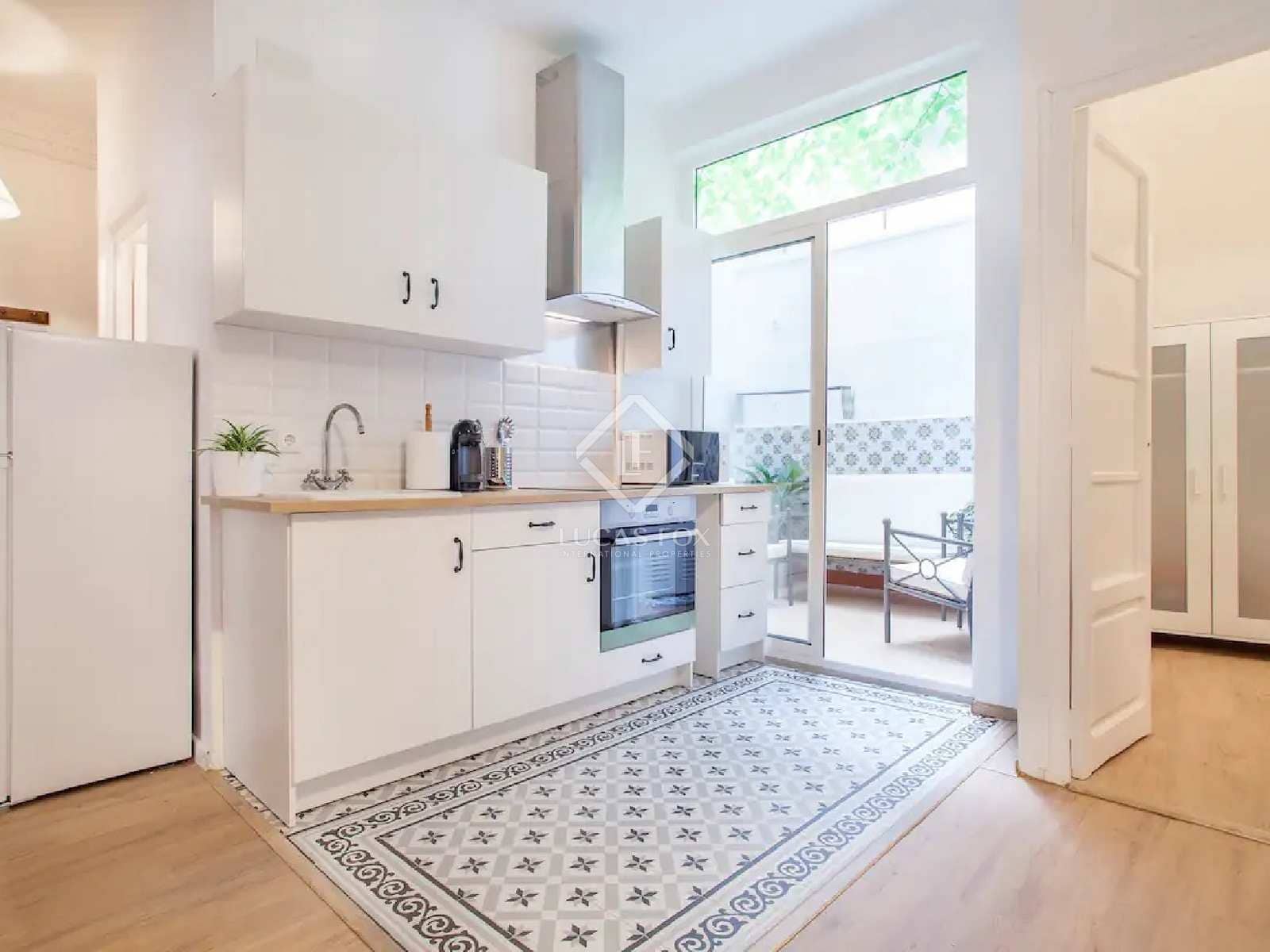 4 bedroom Apartment for rent in Valencia city - € 2,000 (Ref: 7225930)