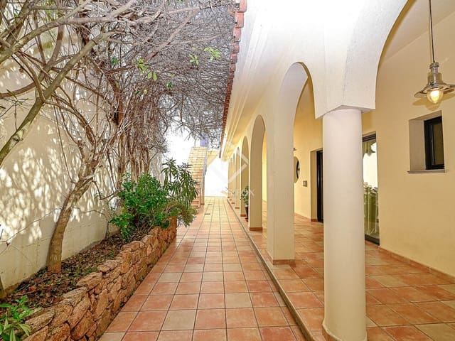 4 bedroom Villa for sale in Sant Feliu de Guíxols with pool garage - € 1,680,000 (Ref: 7232692)