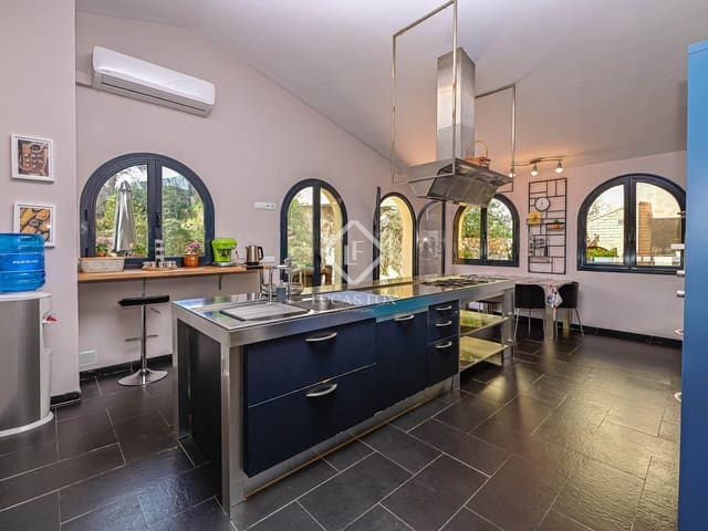 4 bedroom Villa for sale in Sant Feliu de Guíxols with pool garage - € 1,680,000 (Ref: 7232692)