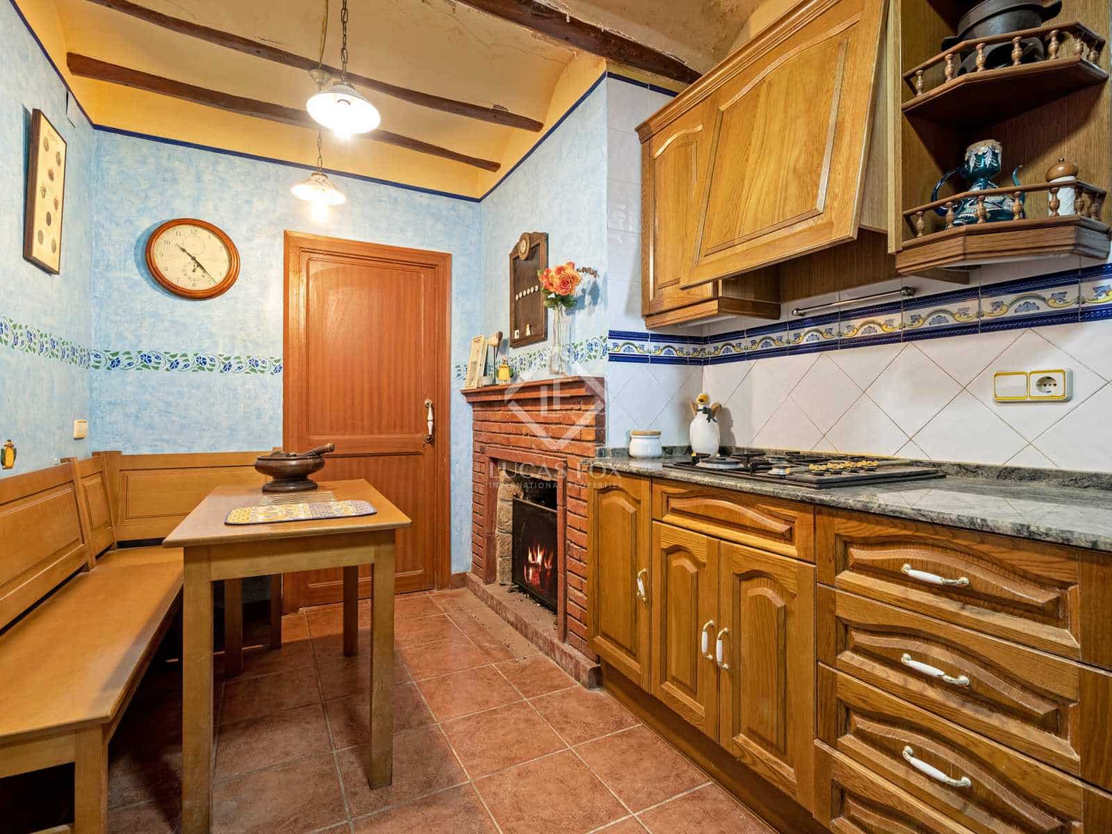 6 soveværelse Finca/Landehus til salg i Tarragona by med swimmingpool garage - € 525.000 (Ref: 7250492)