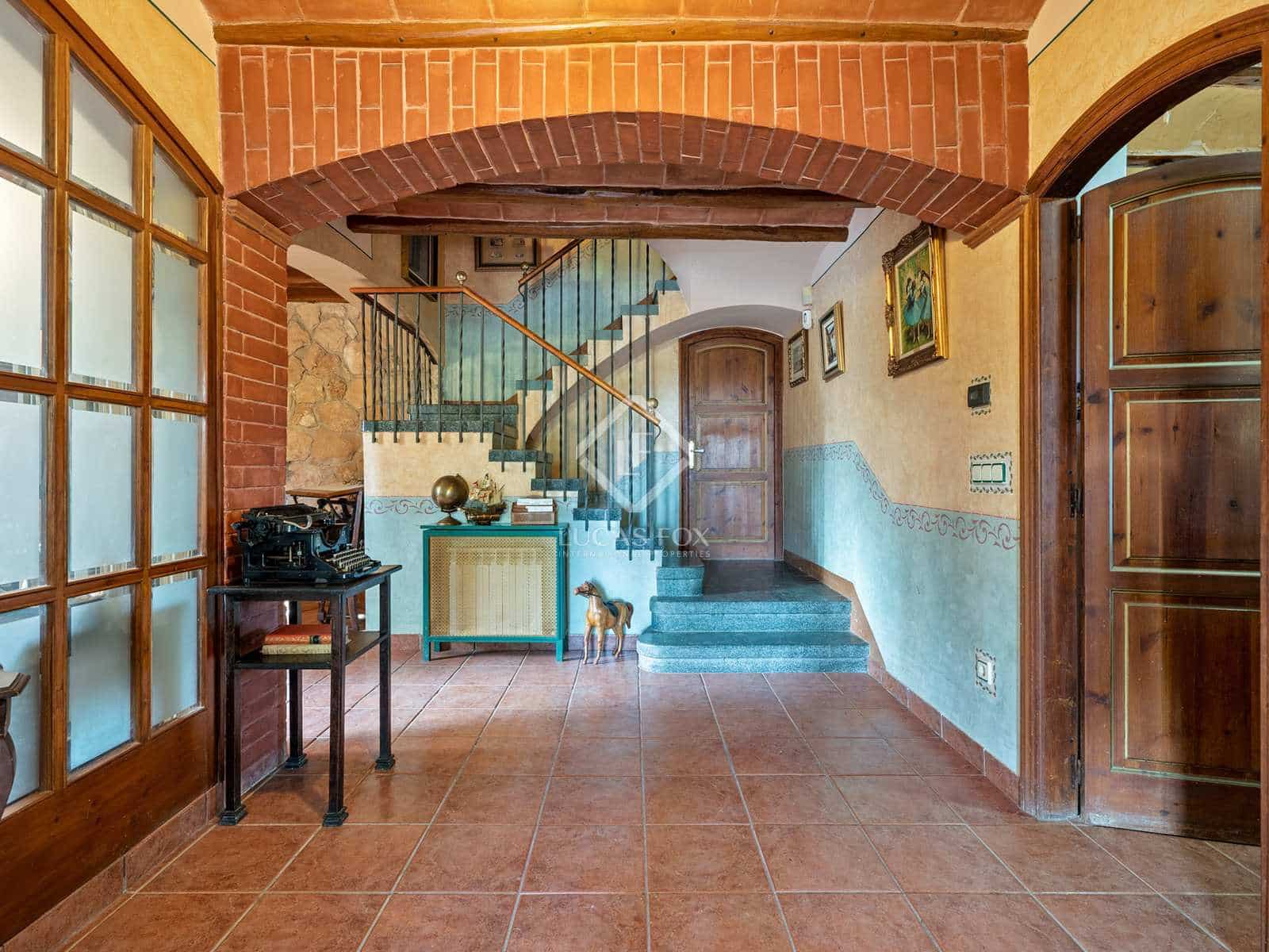 6 soveværelse Finca/Landehus til salg i Tarragona by med swimmingpool garage - € 525.000 (Ref: 7250492)