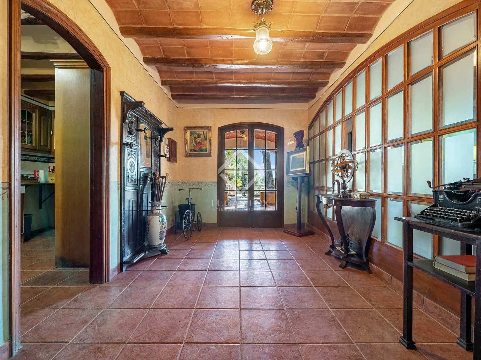 6 soveværelse Finca/Landehus til salg i Tarragona by med swimmingpool garage - € 525.000 (Ref: 7250492)