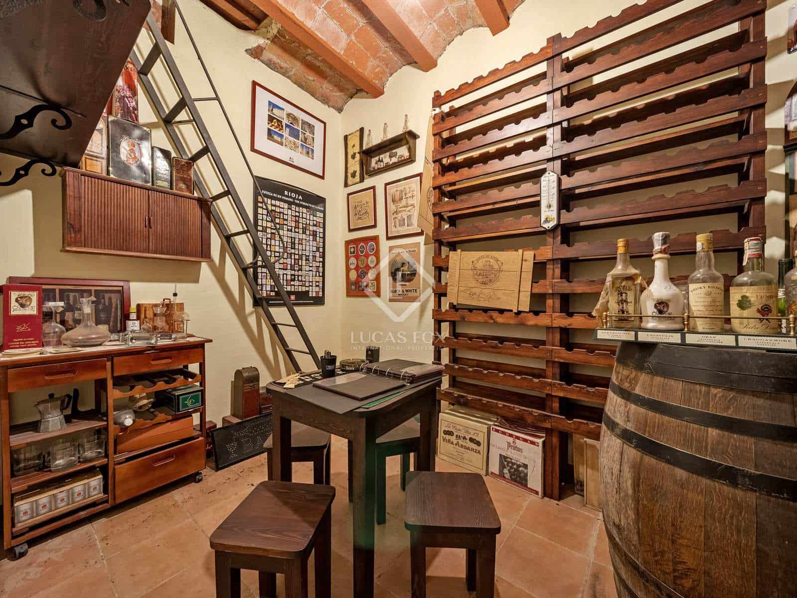 6 soveværelse Finca/Landehus til salg i Tarragona by med swimmingpool garage - € 525.000 (Ref: 7250492)