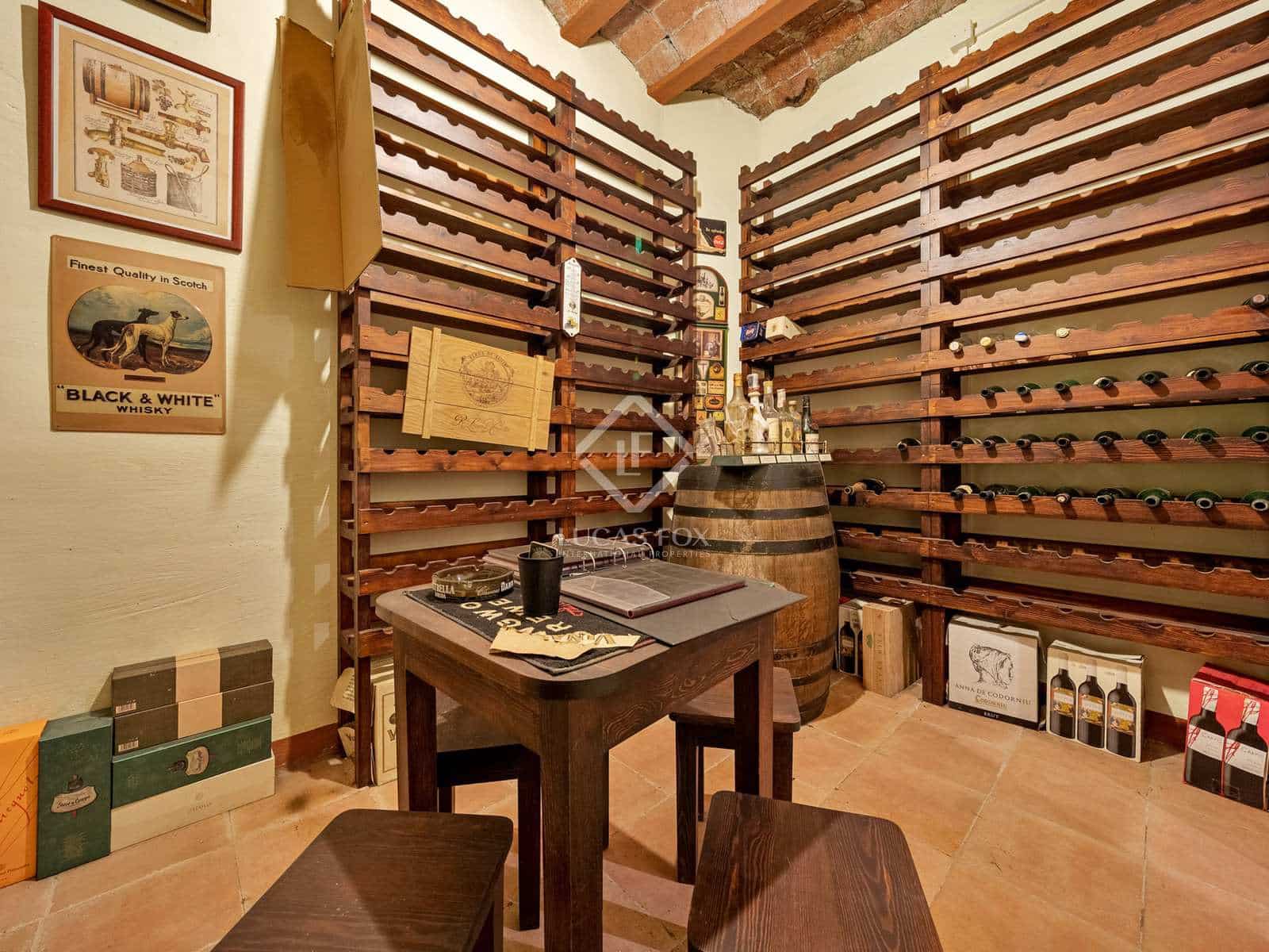 6 soveværelse Finca/Landehus til salg i Tarragona by med swimmingpool garage - € 525.000 (Ref: 7250492)