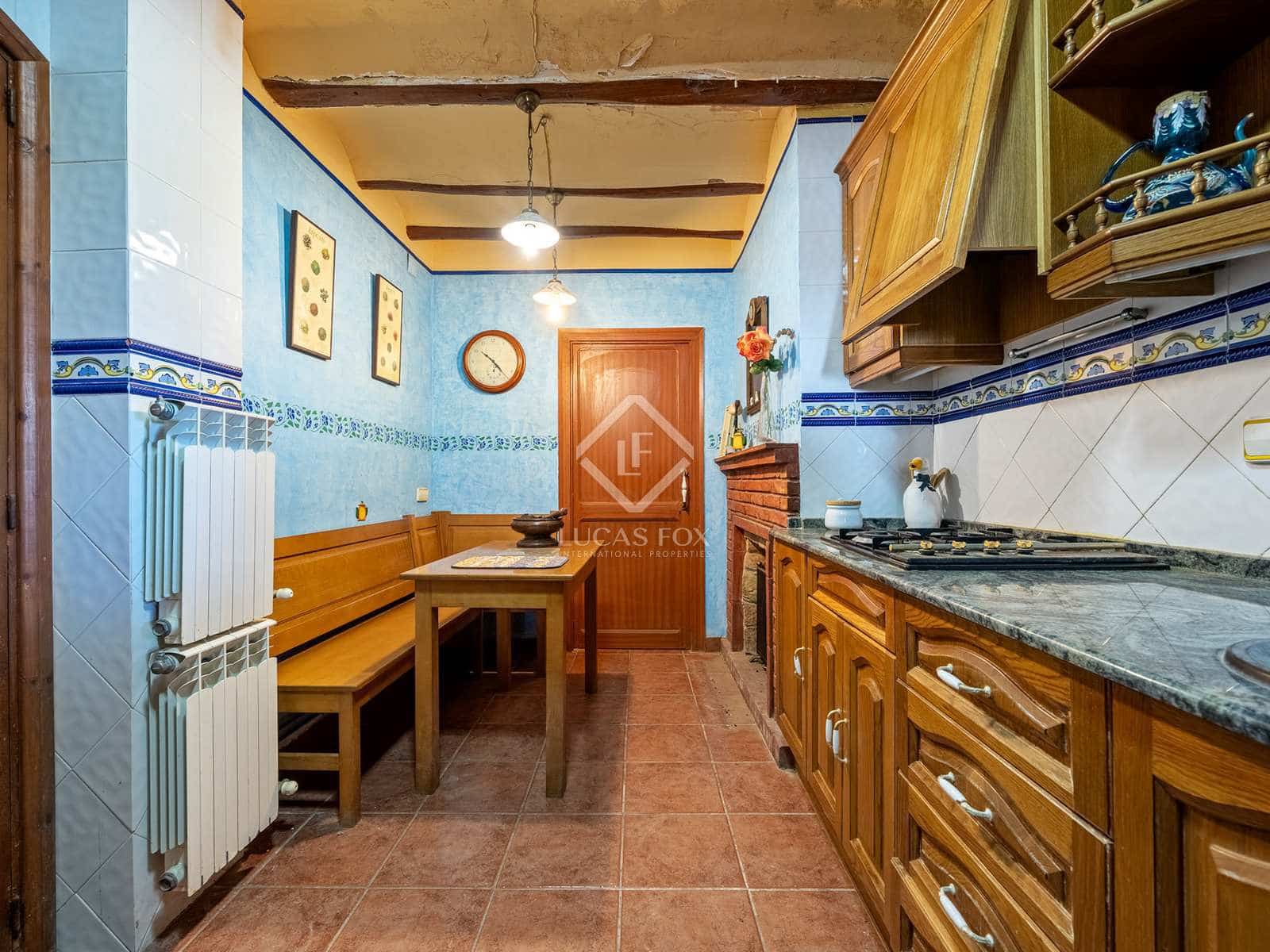 6 soveværelse Finca/Landehus til salg i Tarragona by med swimmingpool garage - € 525.000 (Ref: 7250492)