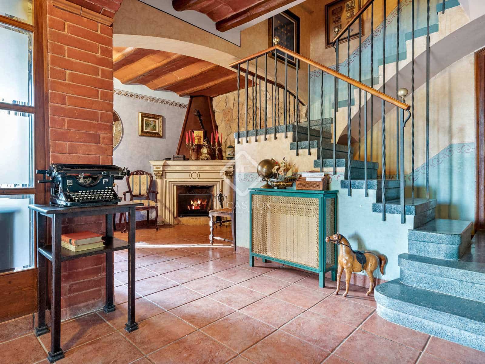 6 soveværelse Finca/Landehus til salg i Tarragona by med swimmingpool garage - € 525.000 (Ref: 7250492)