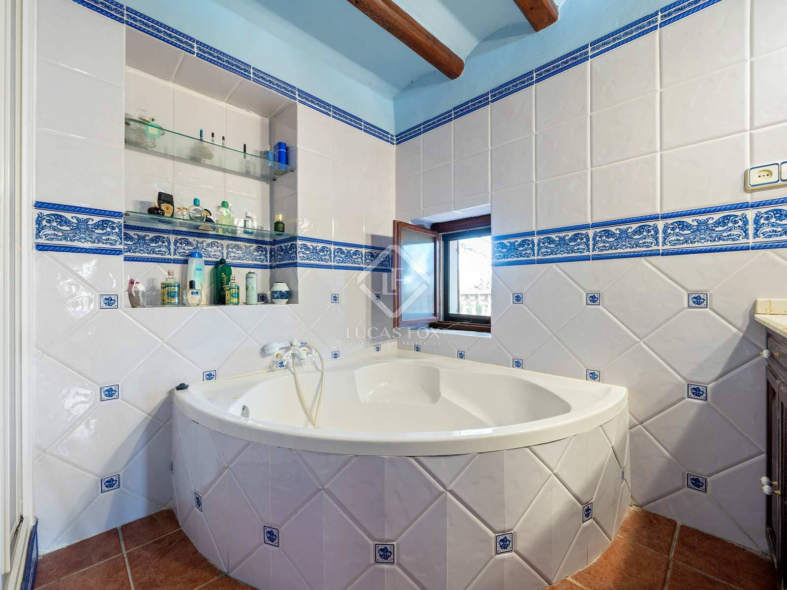 6 soveværelse Finca/Landehus til salg i Tarragona by med swimmingpool garage - € 525.000 (Ref: 7250492)