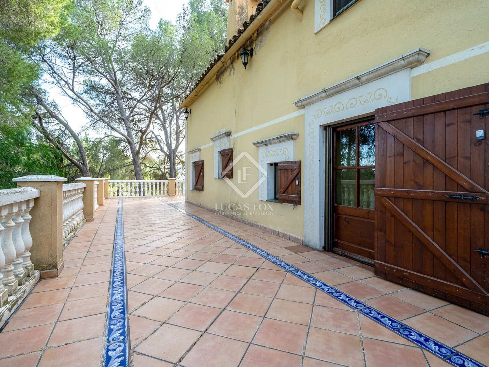 6 soveværelse Finca/Landehus til salg i Tarragona by med swimmingpool garage - € 525.000 (Ref: 7250492)