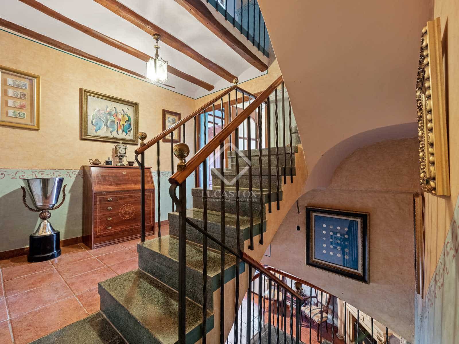 6 soveværelse Finca/Landehus til salg i Tarragona by med swimmingpool garage - € 525.000 (Ref: 7250492)