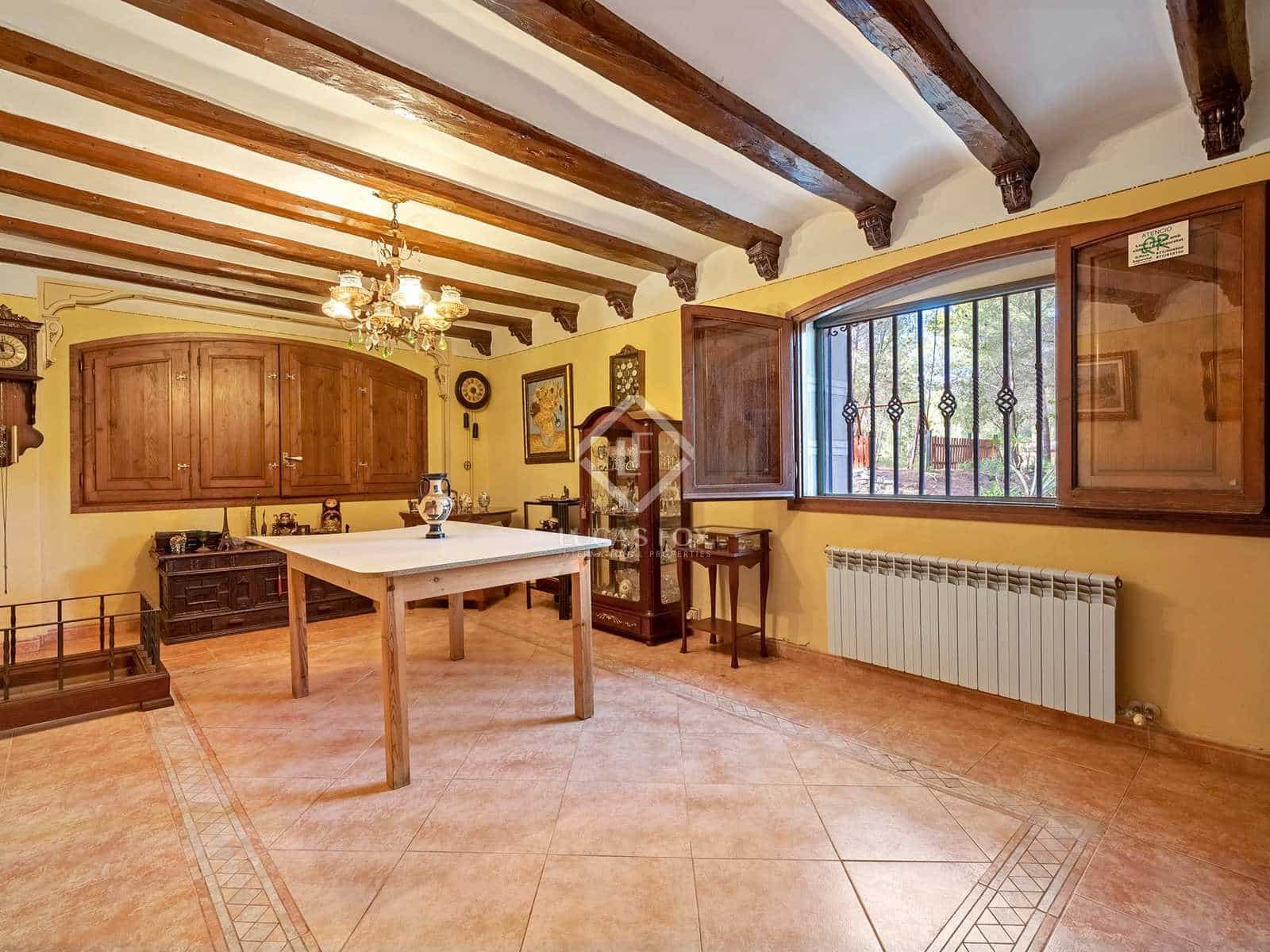 6 soveværelse Finca/Landehus til salg i Tarragona by med swimmingpool garage - € 525.000 (Ref: 7250492)